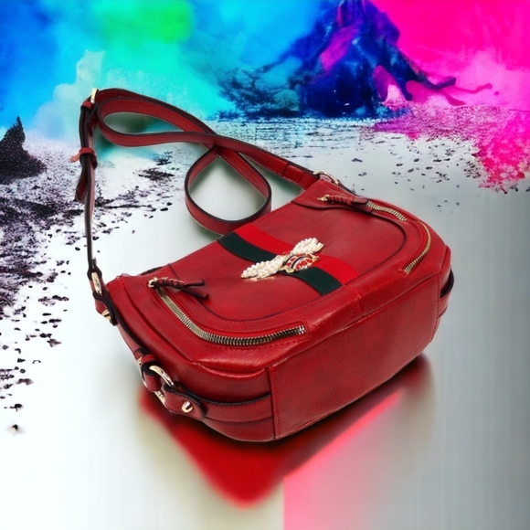 Ladies Beautiful Sporty Red Crossbody Saddle Bag - Picture 2 of 6